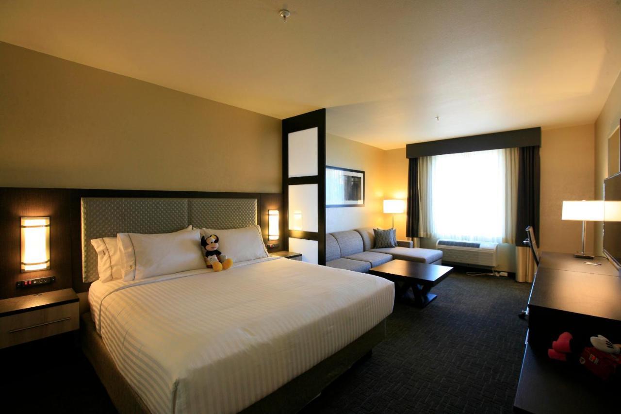 Holiday Inn Express & Suites Anaheim Resort Area By Ihg Ngoại thất bức ảnh