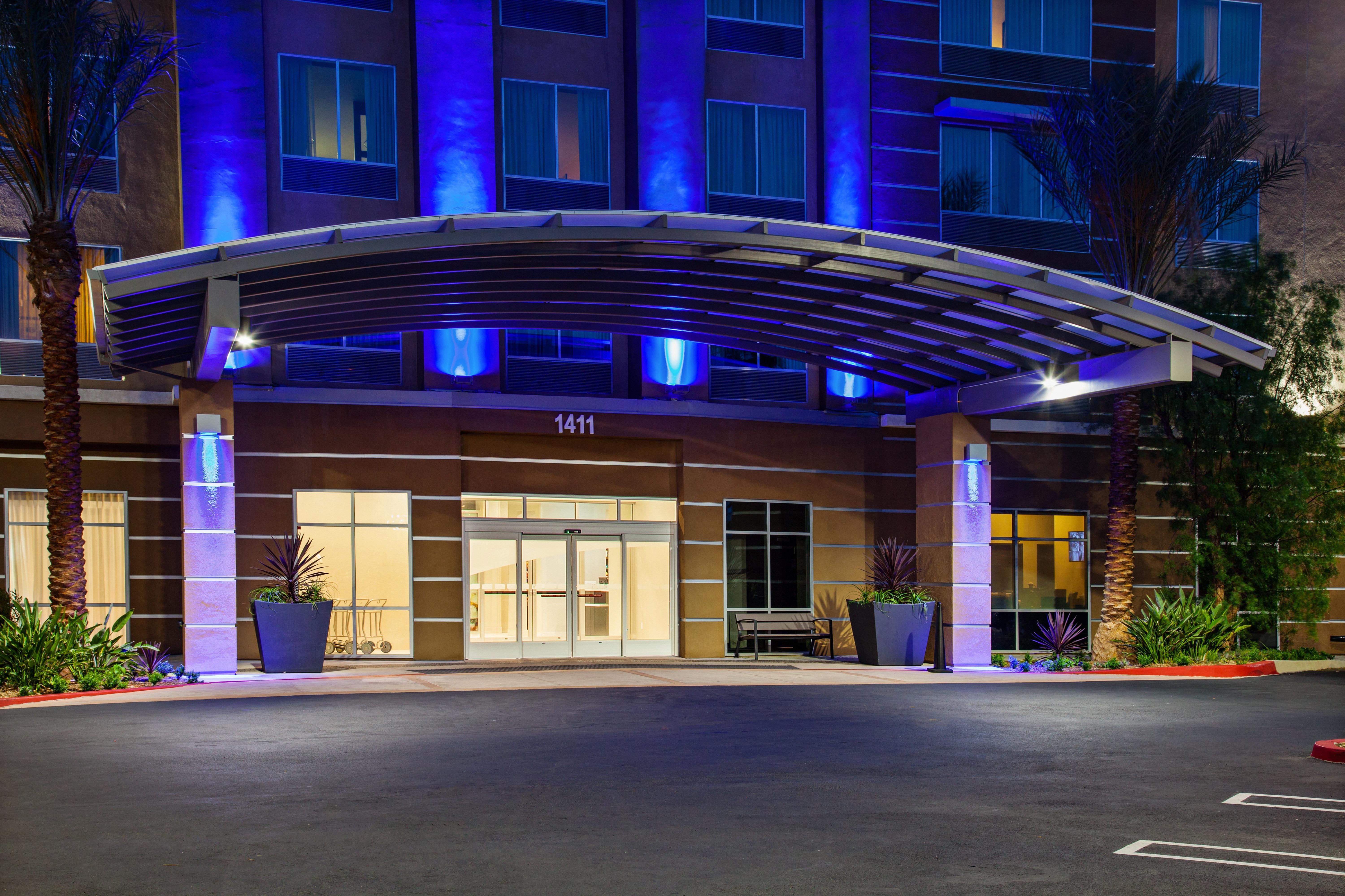 Holiday Inn Express & Suites Anaheim Resort Area By Ihg Ngoại thất bức ảnh